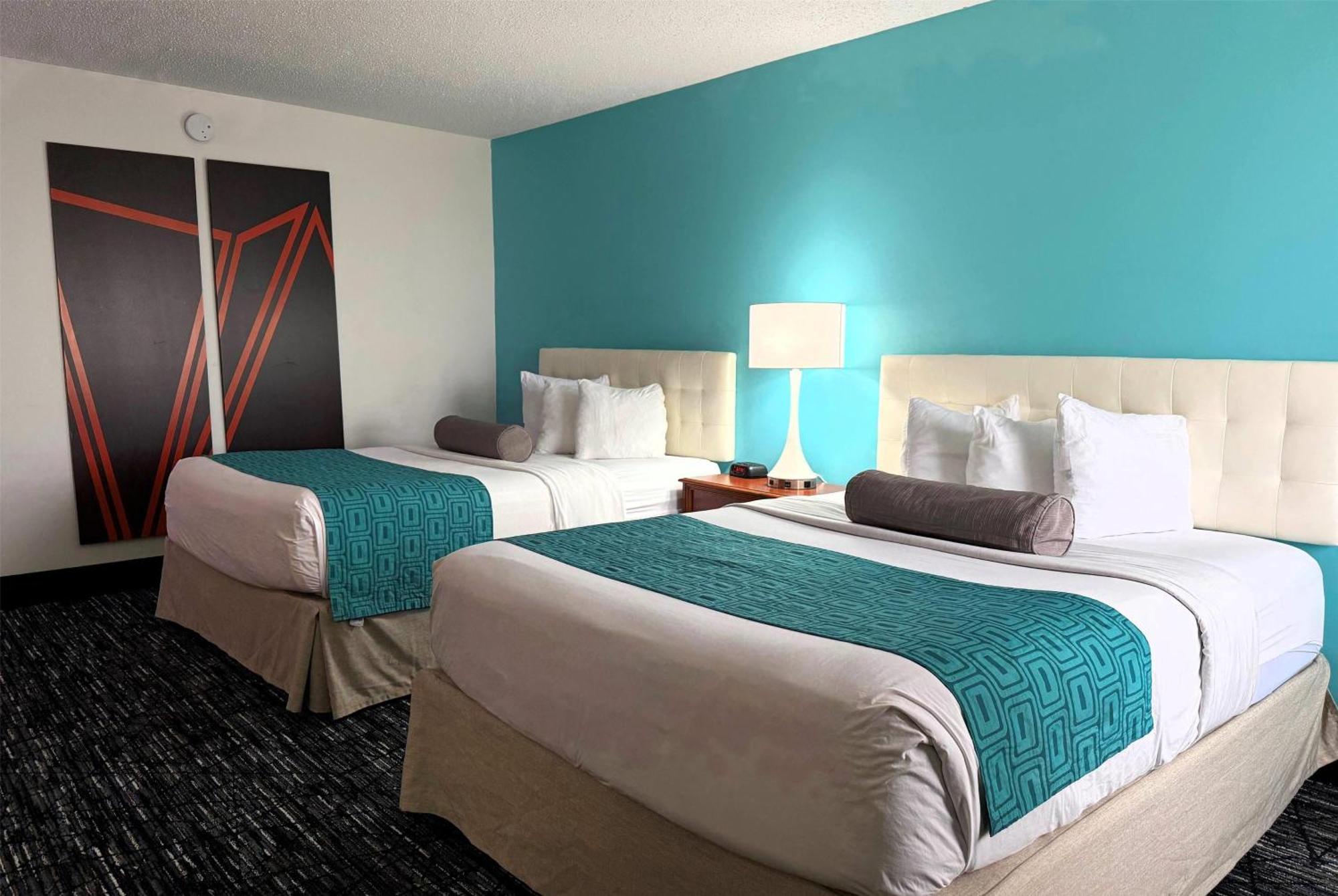 Howard Johnson By Wyndham East Hotel 2*