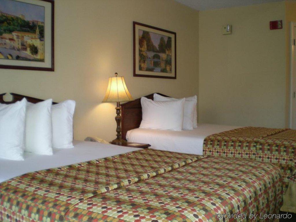 Howard Johnson By Wyndham East Hotel 2*