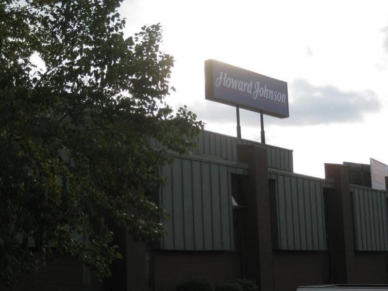Howard Johnson By Wyndham East Hotel