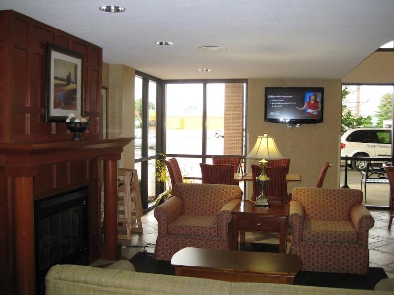Howard Johnson By Wyndham East 2*