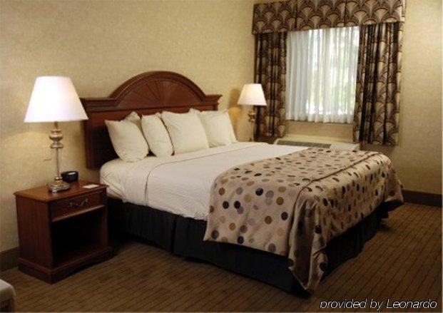 Howard Johnson By Wyndham East Hotel 2*