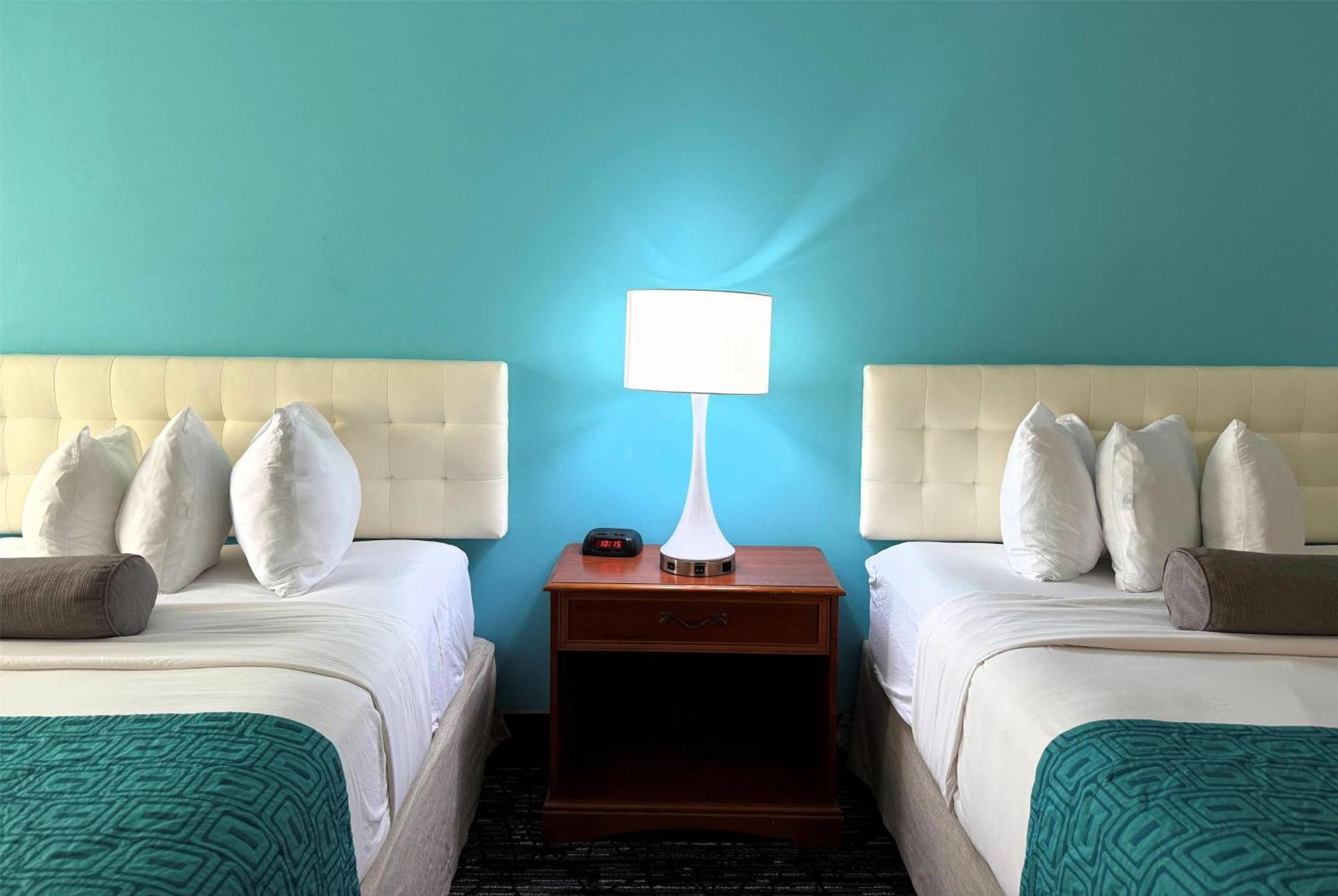 Hotel Howard Johnson By Wyndham East Evansville