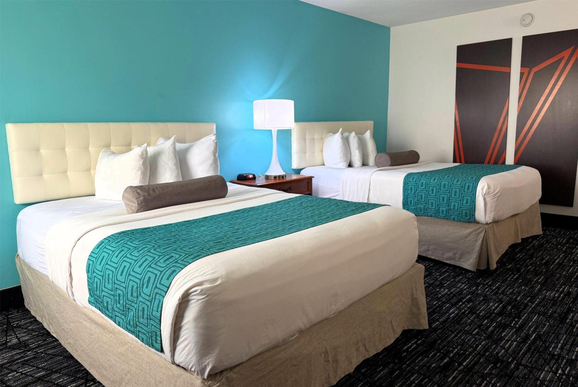 Howard Johnson By Wyndham East Hotel 2*