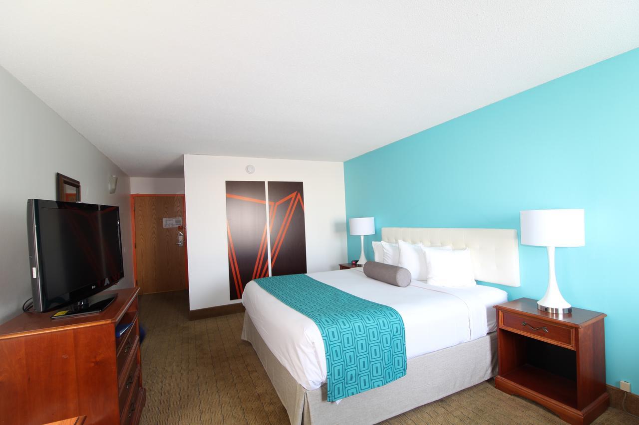 Howard Johnson By Wyndham East