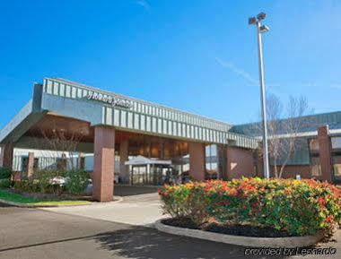 Howard Johnson By Wyndham East Evansville