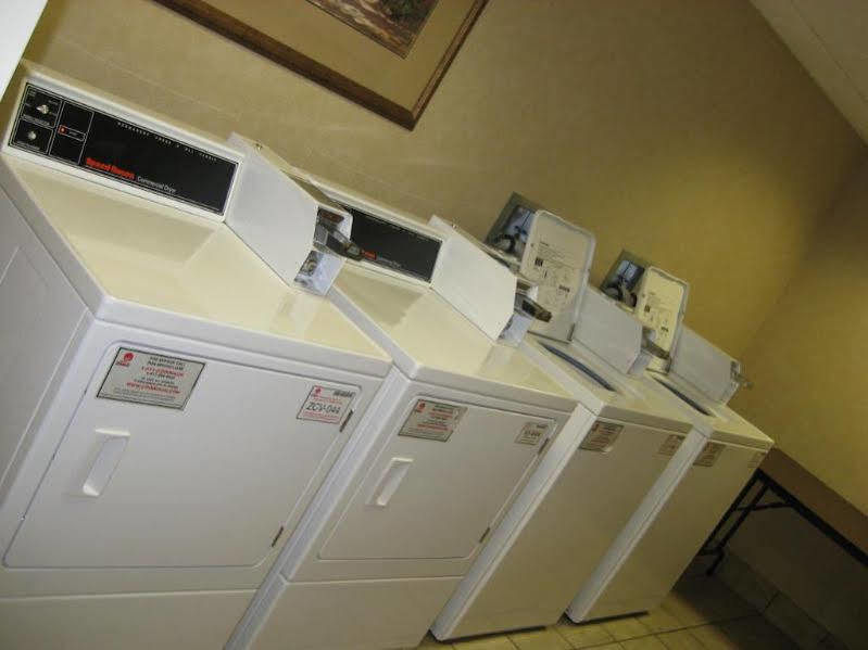 Howard Johnson By Wyndham East Hotel Evansville