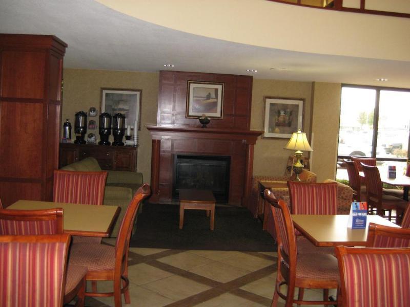 Hotel Howard Johnson By Wyndham East 2*